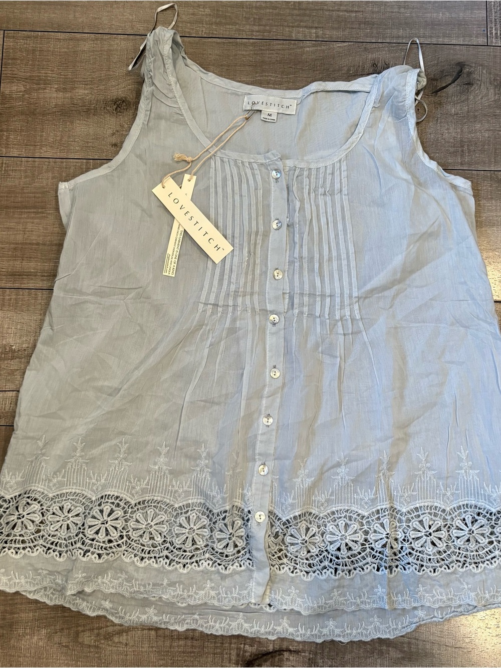 Lovestitch Women's Light gray Sleeveless Button Front Tank with Lace Hem